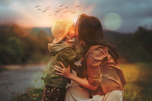 mother with child - golden phase acupuncture studio NY | LA 